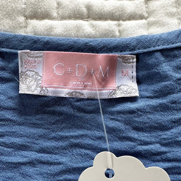 NWT C+D+M Collection Cold Shoulder 3/4 Sleeve Top Blue Size Medium - Picture 3 of 6